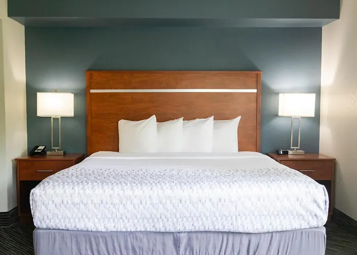 Twin Mountain Inn & Suites
